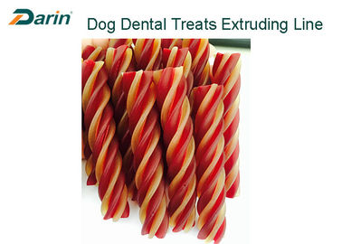 A extrusora torcida natural do alimento para cães das varas do sabor da carne faz à máquina a linha expulsando dos deleites dentais