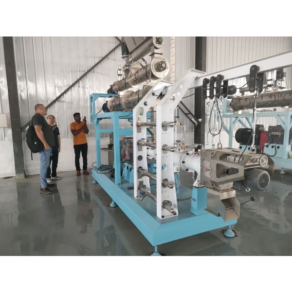 mais recente caso da empresa sobre Linha de Produção de Máquinas para Fabricação de Alimentos para Cães, Gatos e Petiscos para Mastigar