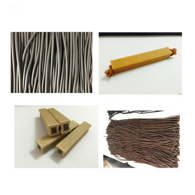 Animal de estimação gêmeo dos petiscos do cão da cor da torção que faz a máquina que mastiga a produção alimentar