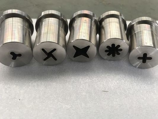 A cor gêmea torceu o processamento da pastilha elástica do cão da máquina do deleite do ANIMAL DE ESTIMAÇÃO de baixo nível de ruído
