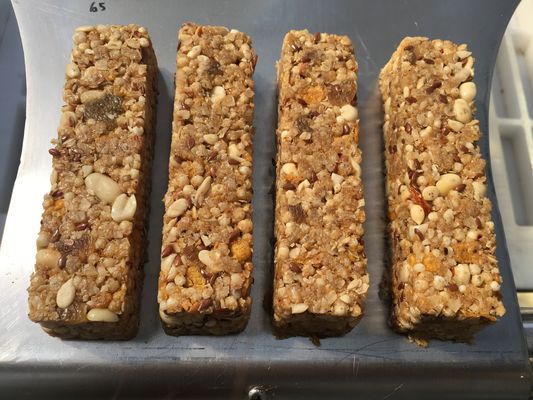 Barra de baixo nível de ruído de alta velocidade do cereal que forma a máquina de molde da barra da máquina/amendoim