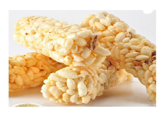 Barra de mistura do arroz do sésamo dos amendoins do Granola que forma a linha