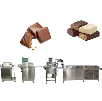 Barra inchada do arroz dos doces/barra de chocolate que faz a máquina com formação e corte