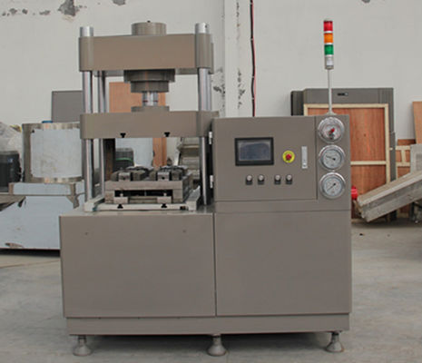 Linha de produção hidráulica dos alimentos para animais de estimação do controle do PLC para a pressão do osso do couro cru