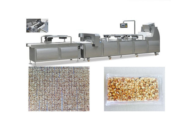 barra do cereal de Chikki dos arrozes tufados 400-600kg/hr que faz a máquina 304 de aço inoxidável