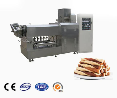 Cão que mastiga a máquina da extrusora do petisco dos deleites, linha de produção dos alimentos para animais de estimação do Sus